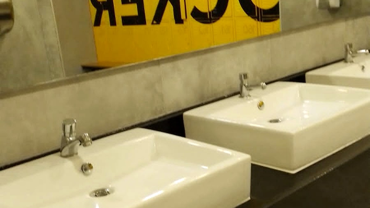 Higiene de baños y vestidores de un gimnasio realizada por Colimpia